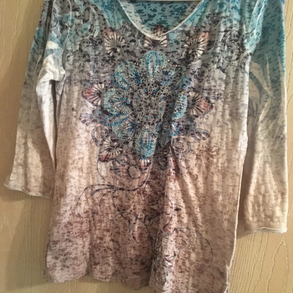 Quarter sleeve T-shirt